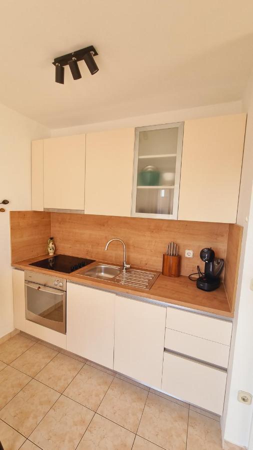 Apartmani Palma Novalja Exterior foto