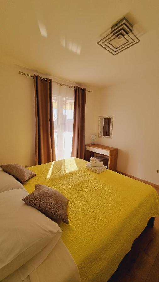 Apartmani Palma Novalja Exterior foto