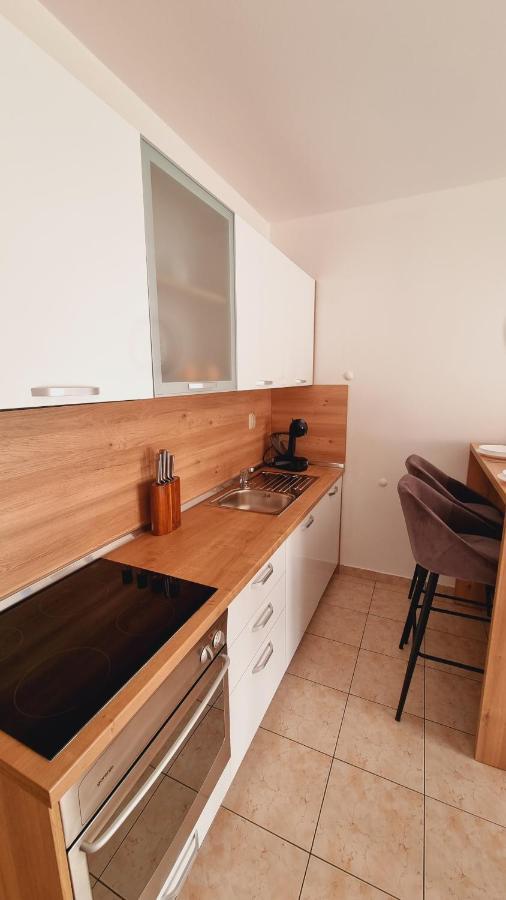 Apartmani Palma Novalja Exterior foto