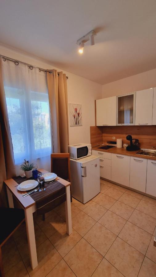 Apartmani Palma Novalja Exterior foto