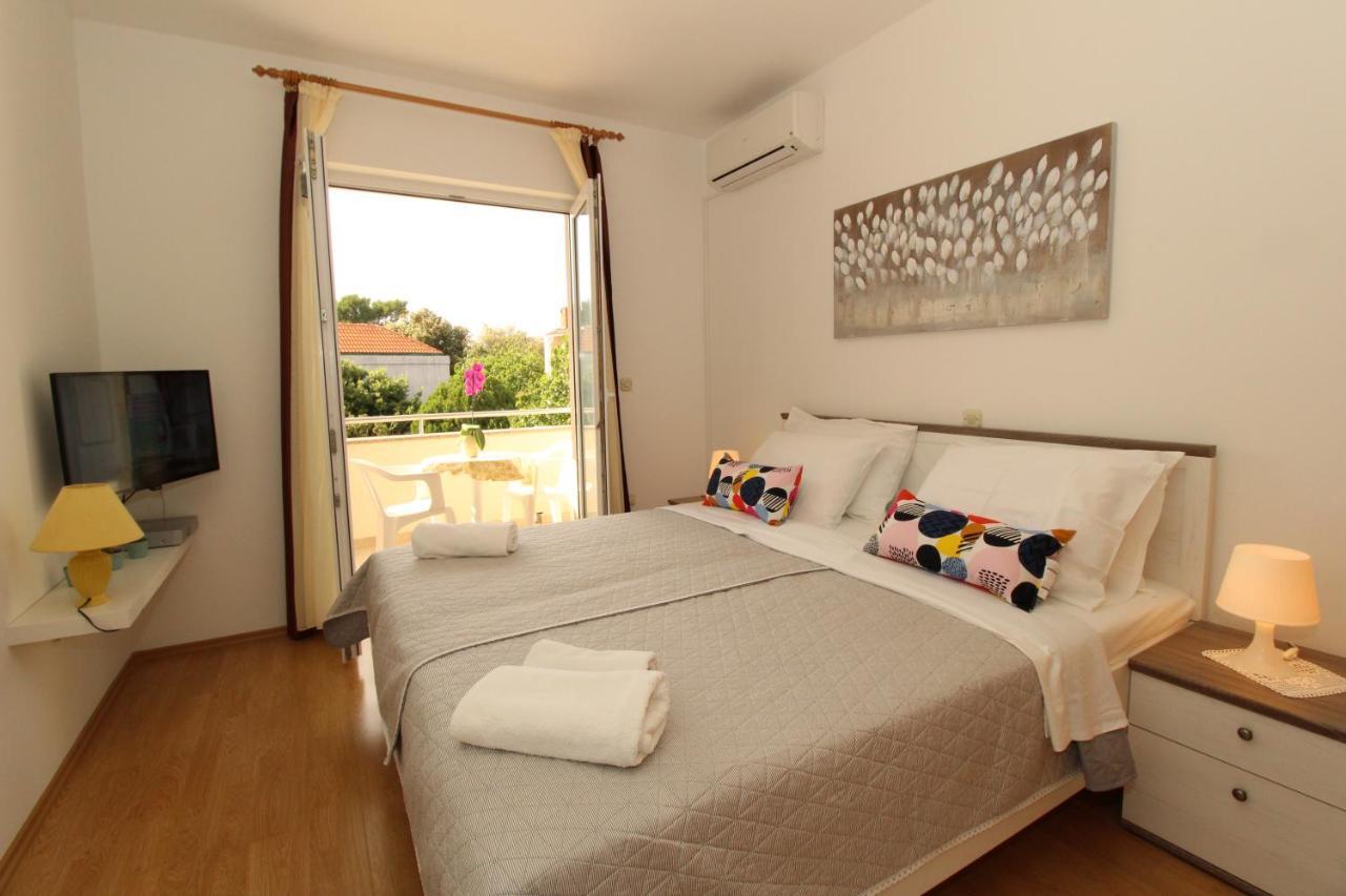 Apartmani Palma Novalja Exterior foto