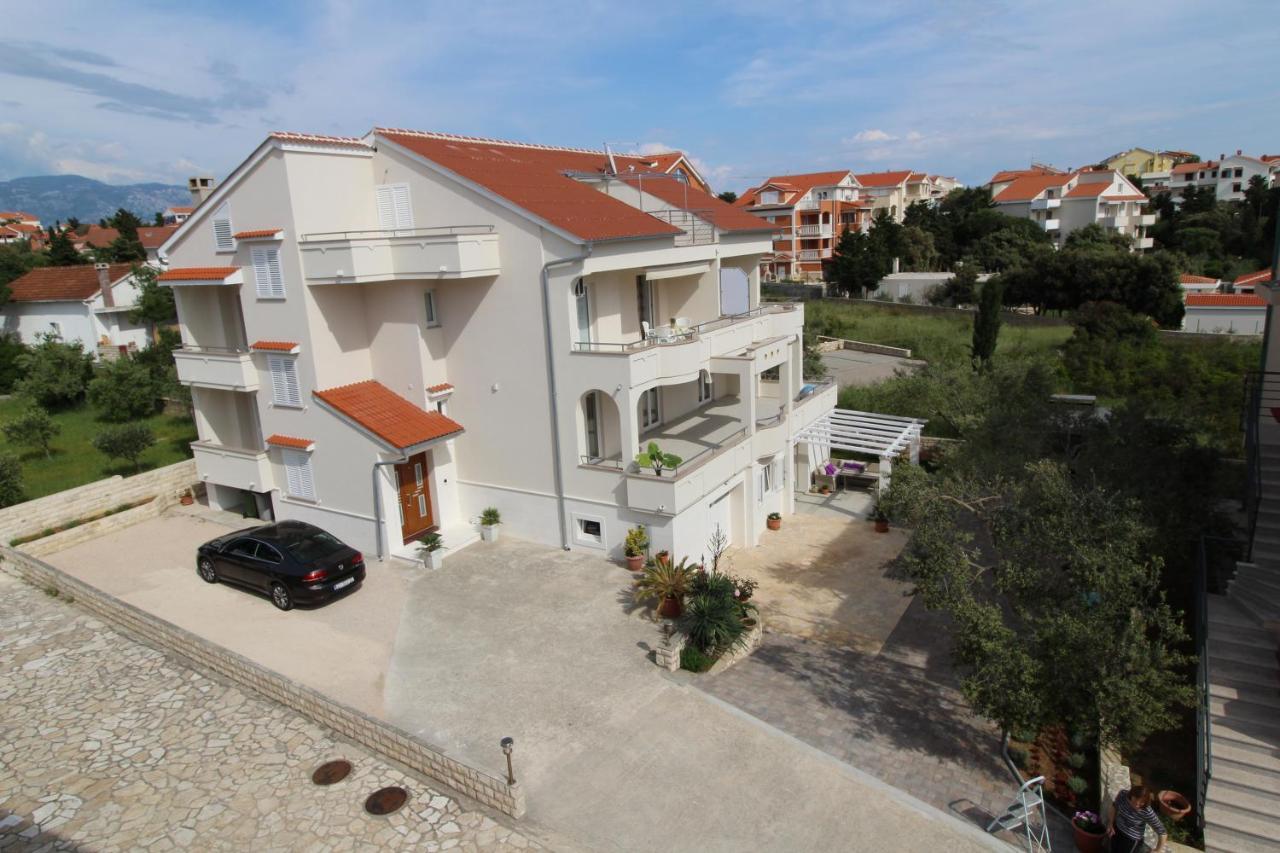 Apartmani Palma Novalja Exterior foto