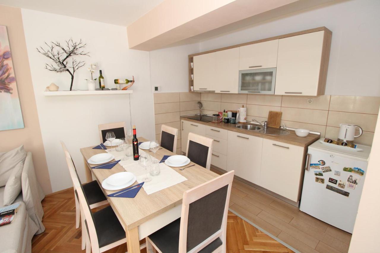 Apartmani Palma Novalja Exterior foto