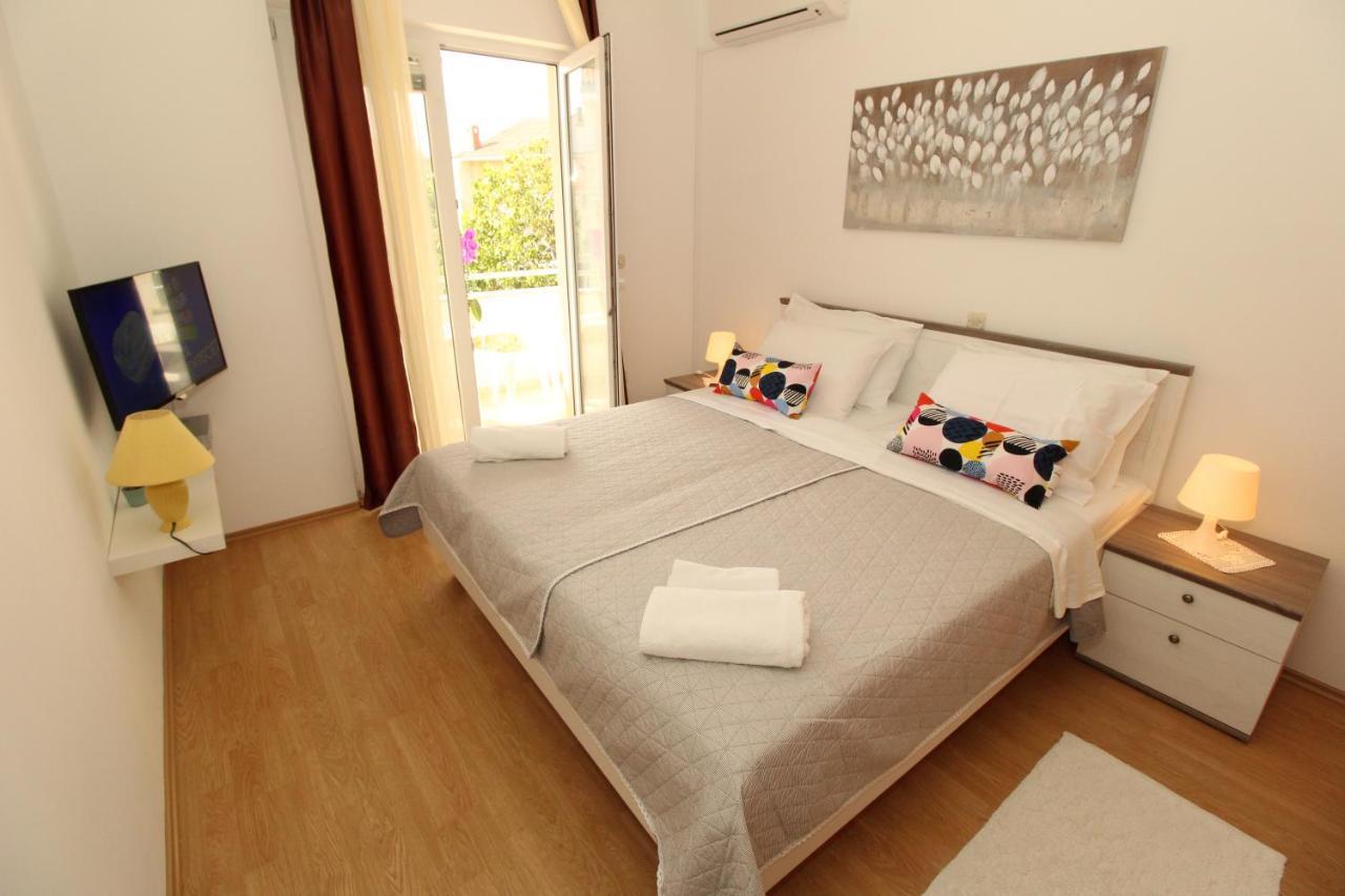 Apartmani Palma Novalja Exterior foto